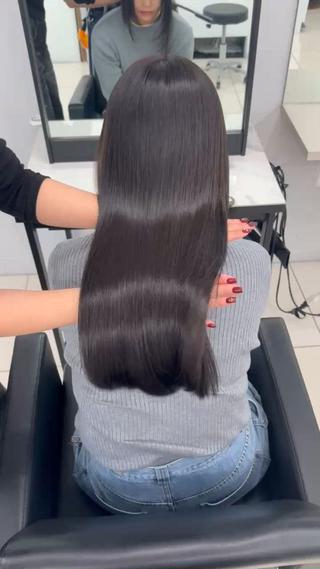 美髪矯正後のカラーで艶々に 