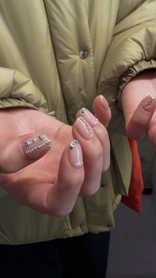 ネイル mori yuina ┆͓̽ NUDGEのネイルデザイン