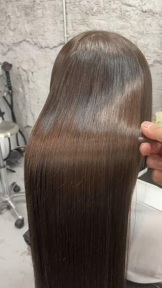 ダメージレスストレート『酸性ストレート』でクセもなくなりツヤツヤの仕上がりです️ 