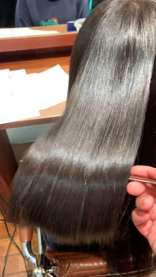 先日、髪質改善の講習に参加させて頂きました！
まだまだ難しい知識と施術に頑張って吸収しつつモデルさんの髪をここまでつやつやにすることが出来ました！ 
