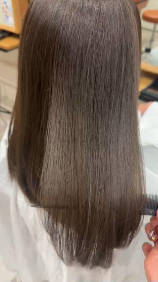 ロング 💛🤍U too e’s 鎌倉🧸のヘアスタイル