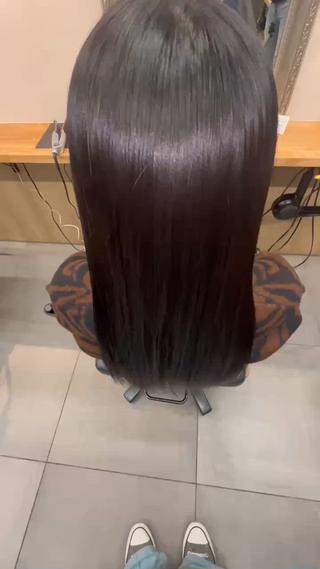 シャキシャキにならない縮毛矯正
ふんわりストレートにできます♡ 