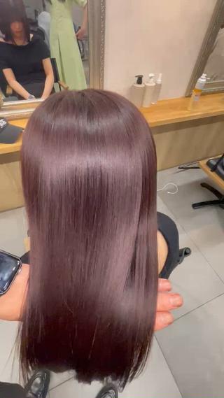 髪がサラツヤだとカラーをしている髪ももっと綺麗に見えます！！
 