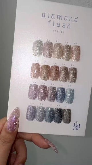 ネイル num-fi Aiのネイルデザイン