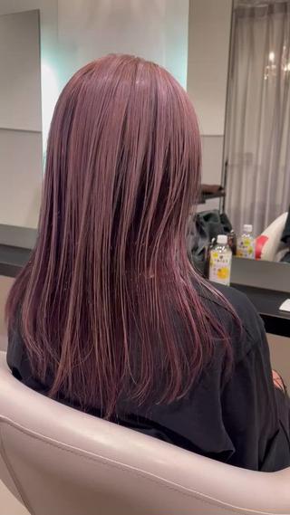 アンブレラカラー
ブリーチが2回以上必要になります。 