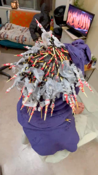 竹串パーマ

参考予算¥18000

2ブロック、全頭、毛量、長さ等により多少料金が変わる場合があります。

#特殊パーマ #縦落ちスパイラル　#ツイストスパイラル #針金パーマ　等是非お任せください︎ 