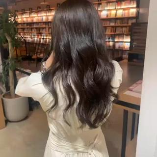 グレーでトーンダウンしました
肌も白くなって艶々髪叶えられます!