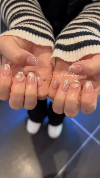 光の入り方が可愛い♡マグネットネイル♡ 