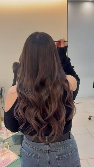 ロング 透け感カラー 顔周り/neneのヘアスタイル