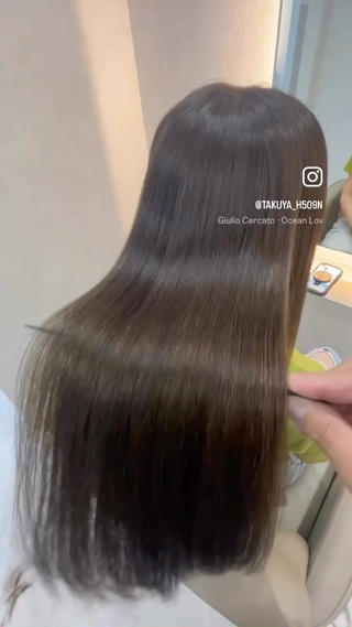 《艶ストレートの魔法》
乾かすだけでまとまる、
ナチュラルストレート仕上げ。
触れたくなる、うるツヤ髪へ。
縮毛矯正でナチュラル仕上げ
広がり・パサつきが気になる方におすすめ
お手入れ簡単で朝がラクに
髪質改善で“理想の自分”に近づこう。
気になる方はぜひご相談ください
髪のお悩みはお気軽にDMください
——————————
menu:髪質改善縮毛矯正
施術時間:約3時間
仕上がり:ドライのみ(アイロンなし)
——————————
そんな方はお任せ下さい初めての方も大歓迎