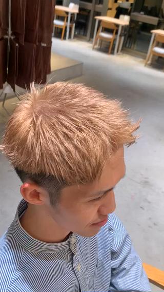 ホワイトベージュになります。
これからの冬にぴったり!