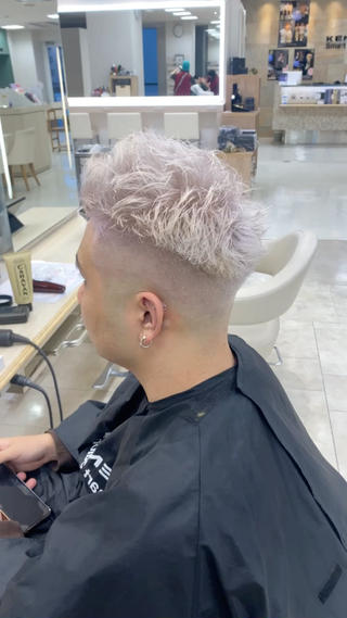 ホワイト
髪の状態や履歴に合わせて、透明感・発色・色持ちすべてをバランス良くコントロール
ブリーチだからこそ出せるやわらかい色味と、デザイン性のあるカラーをご提案しています
巻いてもストレートでも映えるように、ベースから計算して調整しています。
赤み・黄ばみが気になる方、初めてのデザインカラーも大歓迎です!
#ブリーチカラー #透明感カラー #銀座カラー #銀座ブリーチ #デザインカラー #ケアブリーチ #ホワイトベージュ #インナーカラー #バレイヤージュ #グレージュカラー #ブロンド #ベージュ #ミルクティーベージュ #インナーカラー #イヤリングカラー