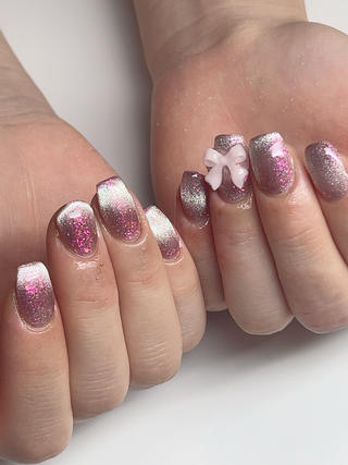 マグネットネイルのグラデーションです
ポイントでリボンを付けました
めっちゃ可愛いので是非お試しください( ˆ ˆ )/♡