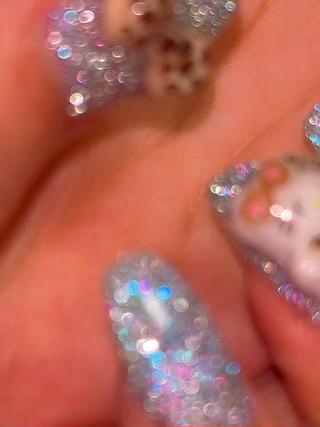 おぱんちゅとキティちゃんのパーツが可愛い
ベースのカラーをフラッシュの青にすることで
ギャル感増して可愛いです