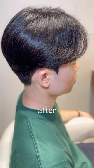 サイドの膨らみを抑えて頭のシルエットを綺麗に魅せるダウンパーマ スタイル。オフィススタイルもカジュアルも幅広く対応できます。 