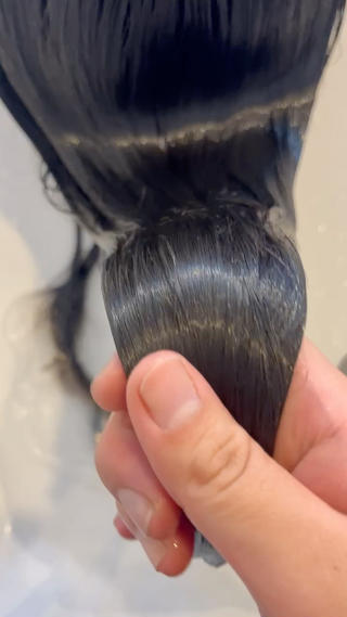 カーキベージュ 