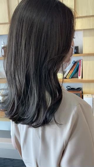 オリーブグレージュで秋カラー
赤っぽい感じが苦手な方にとってもおススメです 