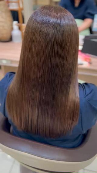 透明感たっぷりのイルミナカラー
自然光に映える柔らかいブラウンベースにほんのりピンクを加えて、上品だけど垢抜けた印象に仕上げました！
髪質改善との組み合わせで、毛先までうるツヤ感◎

#イルミナカラー #透明感カラー #艶髪 #髪質改善カラー #戸田美容室 # #地毛風カラー #縮毛矯正とカラー #ツヤカラー #美髪カラー 