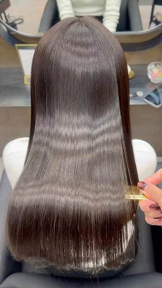 ロング パーマ ヘアアレンジ youres hair東新宿店所属・新宿⌇韓国風ヘア ⌇透明感カラーのヘアスタイル