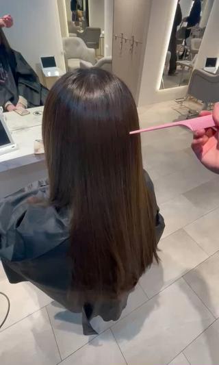 オージュアトリートメントで乾かしただけでこのツヤ感！
ダメージで傷んだ髪の毛もここまでツヤツヤになります！

お客様のお悩みや直したい髪質など細かくカウンセリングしてそれにあったものをご提案させて頂きお悩み解決するお手伝いいたします！

とてもお求めやすい価格でご案内させて頂いてるので
この機会に是非ご予約お待ちしております！！
カラーモデル様の方も大募集中ですのでご興味ある方ご予約お待ちしております！！(*^^*) 