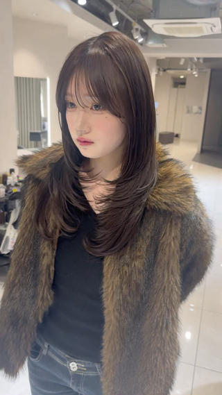 セミロング カラー ハッシュカット レイヤー池袋のヘアスタイル