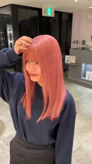 赤の残留をいかしたコーラルピンク 