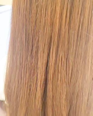 ハイトーンのロングヘアでも髪質改善でつやつやまとまる 