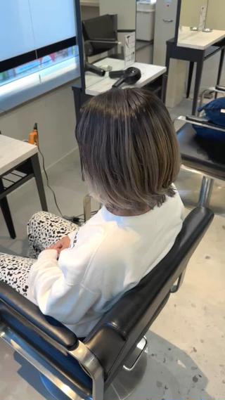 ホワイトベージュのバレイヤージュ 