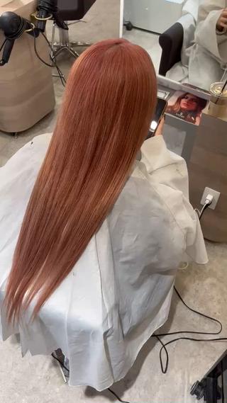 ケアブリーチカラーとエクステ80枚のお客様です
エクステも別で染めさせていただいたので色落ち後も気にならず長い期間楽しんでいただけます！
 