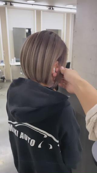 ショート カラー ヘアアレンジ SUZU/岡山/矯正 ブリーチ/レイヤーのヘアスタイル