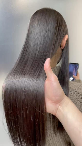 酸性ストレートで艶髪に!
表面にでるパヤパヤがなくなります!