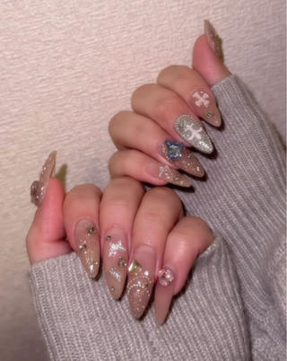 ネイル LAVISH nanamiのネイルデザイン