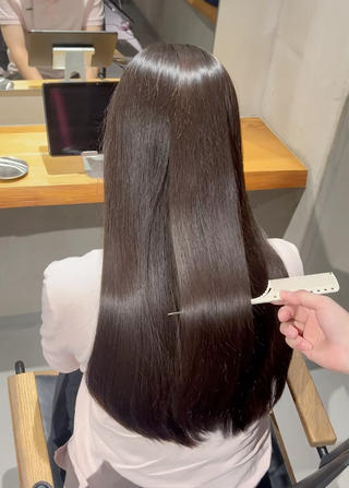 ロング パーマ aina🐱 カラー/ストレートのヘアスタイル