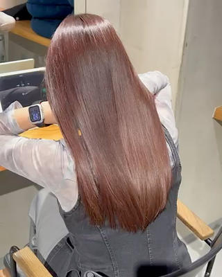 サラツヤストレートパーマ
ダメージを抑えるためにトリートメントも一緒にしてあげるのがおすすめです◎ 