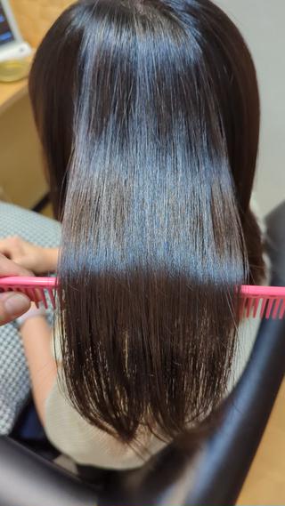お久しぶりの矯正でつやつやになりました
しっかりまっすぐより自然なストレート希望
 