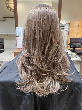 ミディアム カラー Che'ri所属・海外レイヤー/ レイヤーカット/和田のヘアスタイル