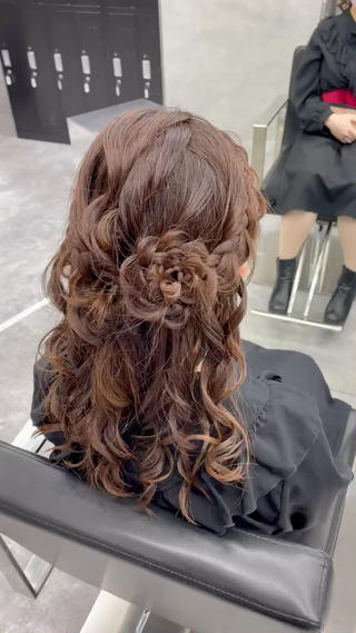 ロング ヘアアレンジ 口コミ高評価✨ 安達ももかのマツエク・マツパデザイン