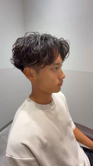 人気のシャドウパーマ
センターパートも決まっちゃいます 