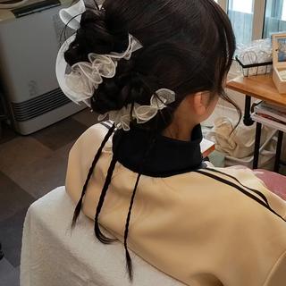 ヘアセット＋フルメイク
オプションの飾り、プチプラだからセレクトしやすい 