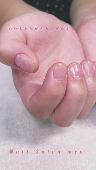 いつもフットネイルで御来店のお客様。手のお爪のお手入れをされました
艶仕上げ、自然な磨き仕上げお選びいただけます♪ 