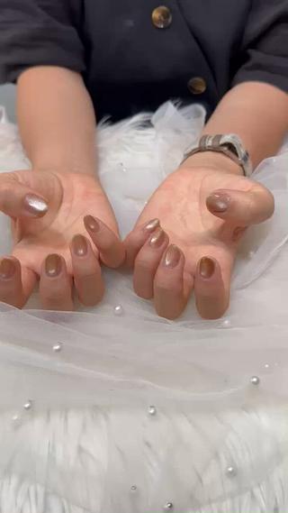 奥行き感があって、見る角度によって輝きが変わるのが素敵です 