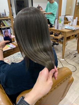 髪質改善トリートメントカラーでアッシュグレーに◎ 