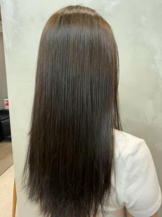 オリーブベージュ