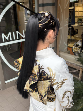 成人式ヘアアレンジ
ヘアアレンジご希望の方はお店にお電話ください。