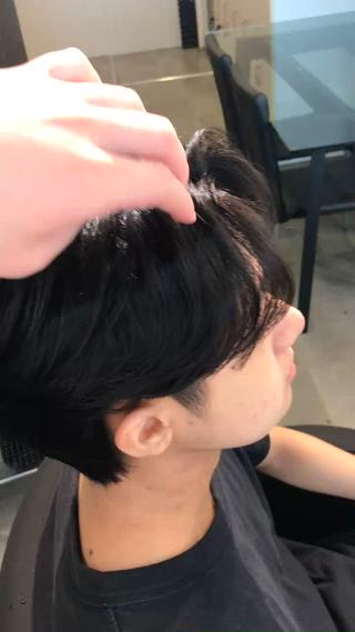 縮毛矯正したら
ピンピンになったことありませんか？

真っ直ぐすぎて不自然。
毛先がツンツンする。
結局アイロンしないと動きが出ない…。

そんな悩みを解決するのが
【まがる縮毛矯正】です

クセはしっかり伸ばす。
でも、毛先には自然な丸みを残す◎

乾かすだけでまとまるのに、
ちゃんとナチュラルな動きが出る。

「縮毛＝不自然」のイメージ、変えます

 広がりやすい
 うねりが気になる
 湿気で崩れる
 自然なストレートにしたい
1つでも当てはまる方はぜひ

初めての縮毛矯正も大歓迎です◎

ナチュラルに扱いやすい髪にしたい方、
ぜひ一度任せてください
 