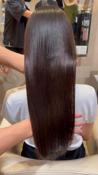 美髪縮毛矯正で乾かすだけの美髪に
大阪高槻でできる美髪縮毛矯正です