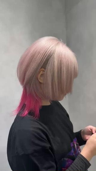 ホワイトベージュインナーピンク

ブリーチ2回からできます 