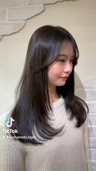 ロング カラー 越冨 晃平のヘアスタイル