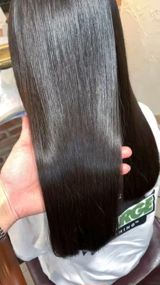 髪質改善縮毛矯正☆

しっかりカウンセリングを行い
お客様に似合うスタイルのご提案をいたします◎ 