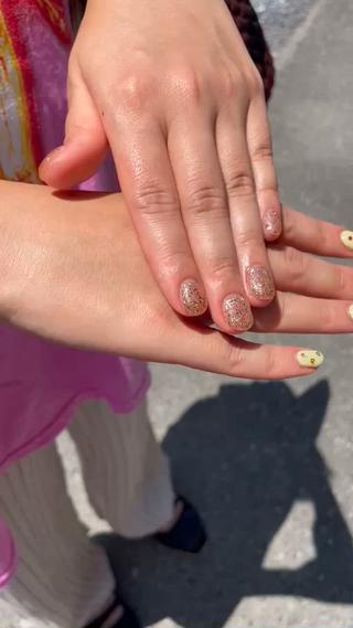 ビルダー＋ワンカラー(2色まで選択可)＋無料のストーン(こちらのストーンは無くなり次第終了です)＋消費税で¥5500
アートしなくてもこんなに可愛くなっちゃいます 